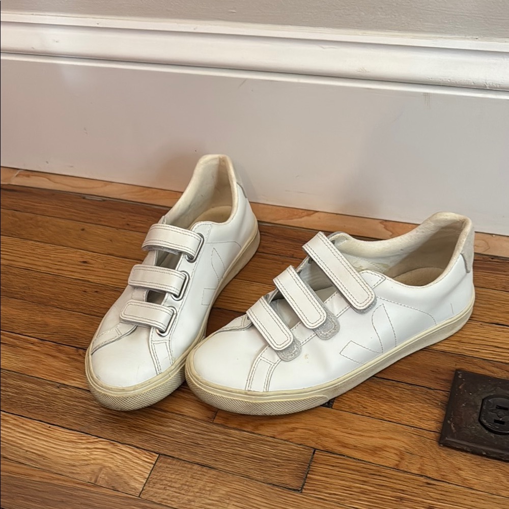 Veja Velcro Sneakers